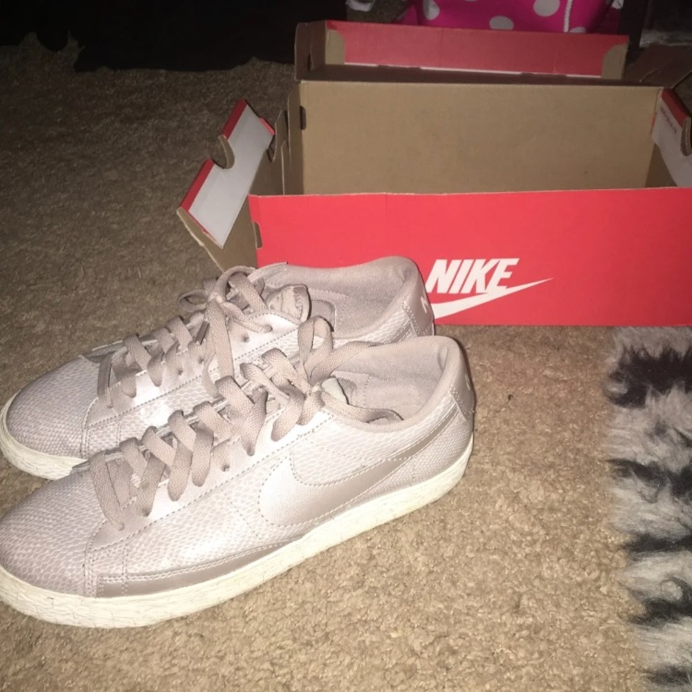 Nike shoes